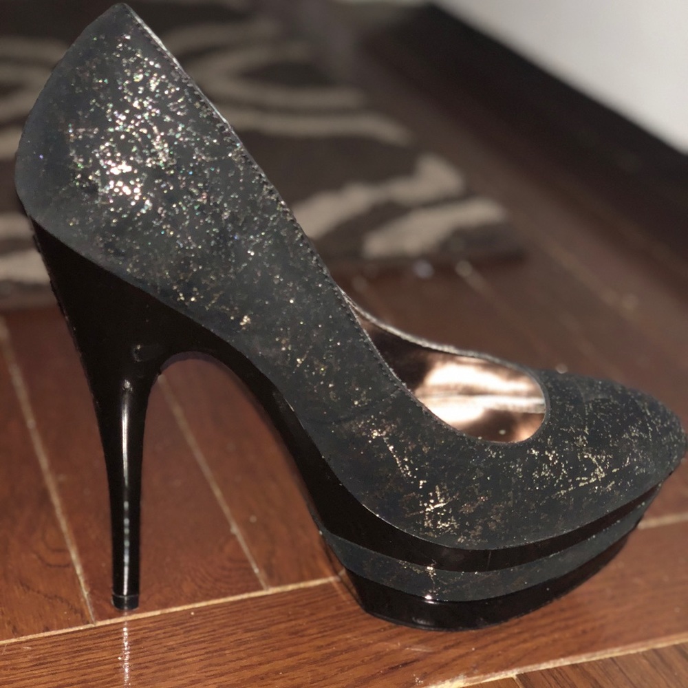 Black & Gold Pumps